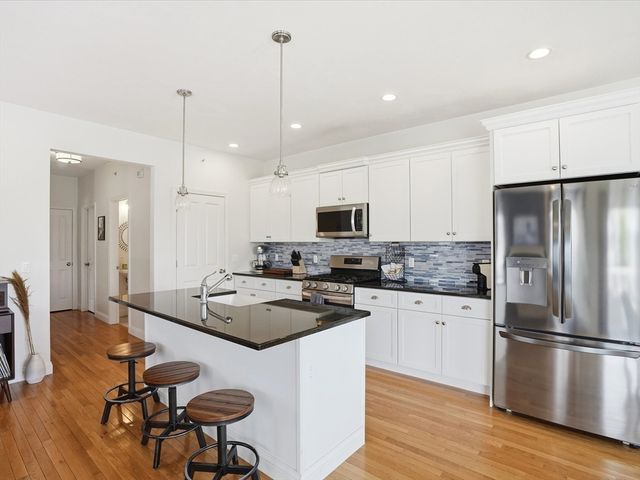 2 Blackberry Ln, Plymouth, MA 02360
