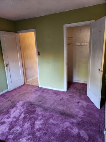 6812 S Van Ness, Los Angeles, CA 90047