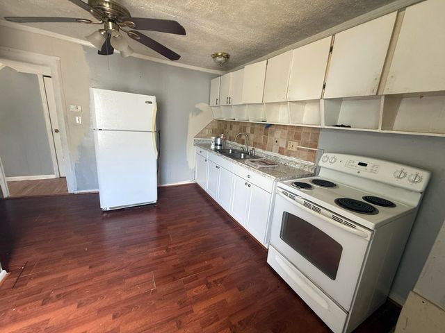 116 Front AVE, Salem, VA 24153