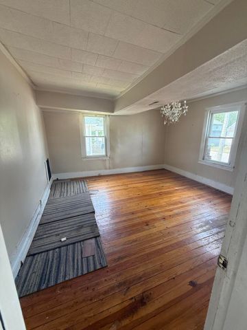 116 Front AVE, Salem, VA 24153