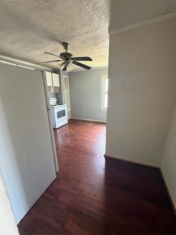 116 Front AVE, Salem, VA 24153
