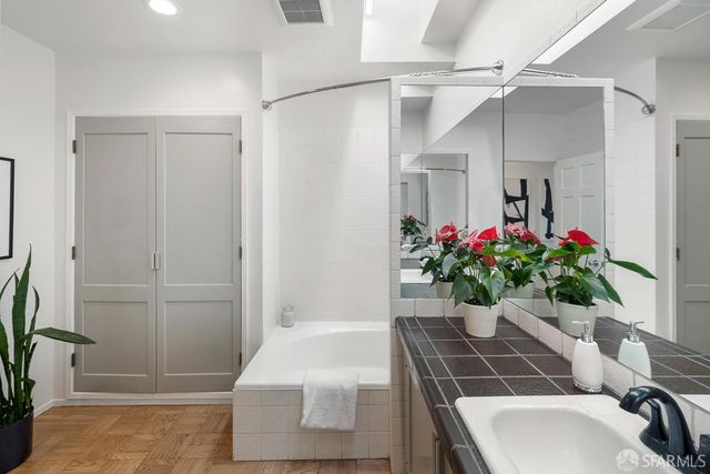 2126 18th Street, San Francisco, CA 94107