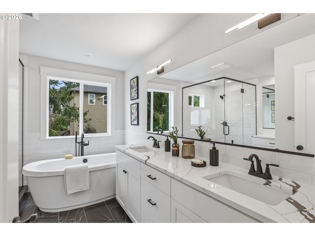 3911 Se INSLEY St, Portland, OR 97202