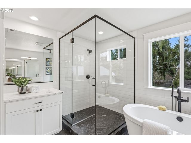 3911 Se INSLEY St, Portland, OR 97202