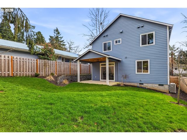 3911 Se INSLEY St, Portland, OR 97202