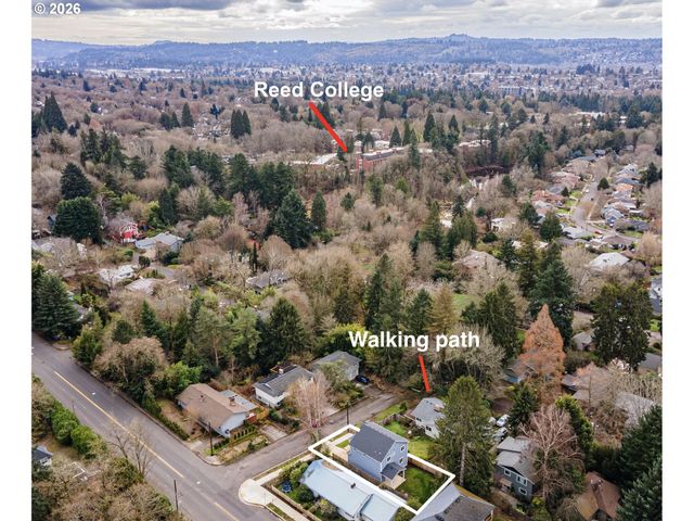 3911 Se INSLEY St, Portland, OR 97202