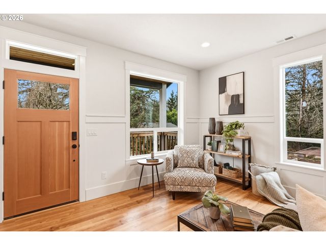 3911 Se INSLEY St, Portland, OR 97202