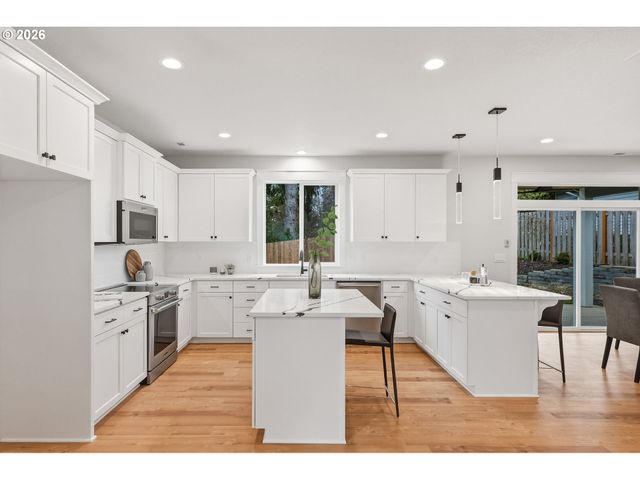 3911 Se INSLEY St, Portland, OR 97202