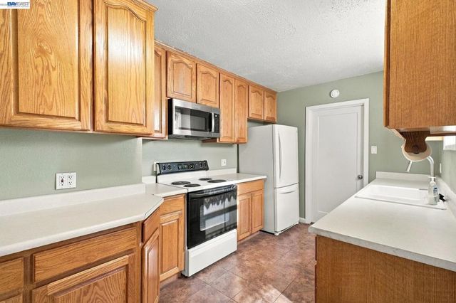 1222 Butler Ave, San Leandro, CA 94579