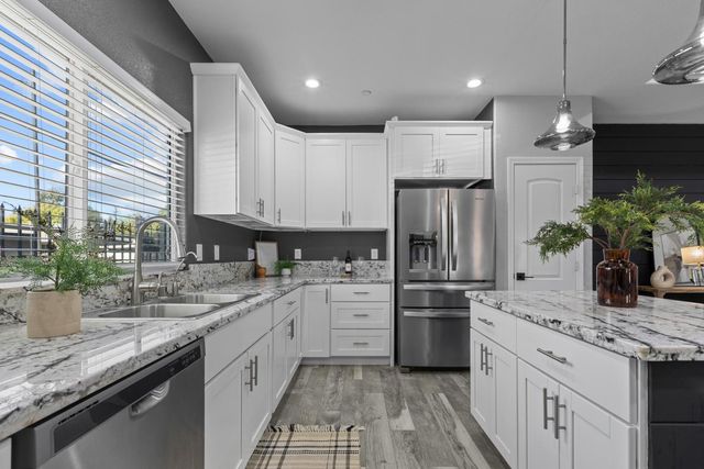 3307 12th Ave, Sacramento, CA 95817