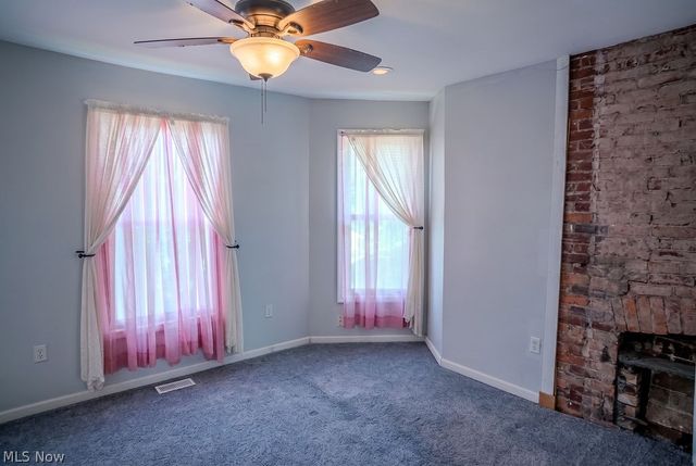 1045 Laird Avenue, Parkersburg, WV 26101