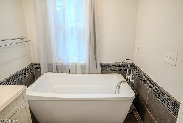 1045 Laird Avenue, Parkersburg, WV 26101