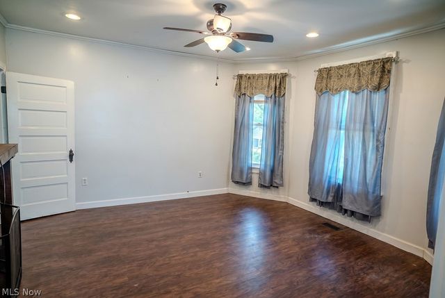 1045 Laird Avenue, Parkersburg, WV 26101