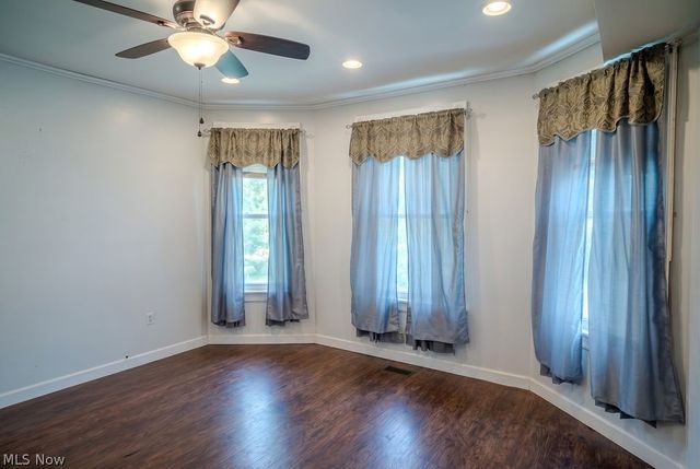 1045 Laird Avenue, Parkersburg, WV 26101