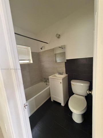 1861 NW 49th St, Miami, FL 33142