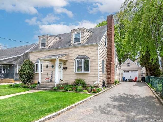 34 Maple Street, Greenvale, NY 11548