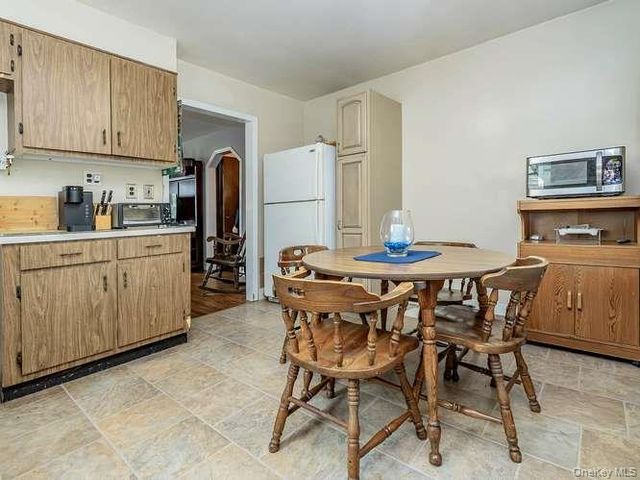 34 Maple Street, Greenvale, NY 11548