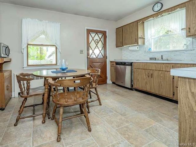 34 Maple Street, Greenvale, NY 11548