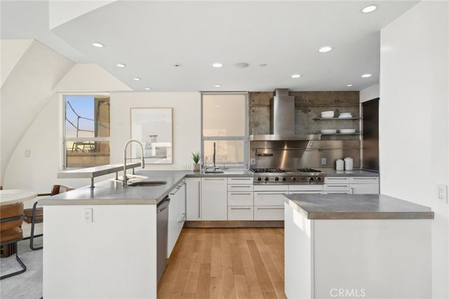 2144 E Oceanfront, Newport Beach, CA 92661