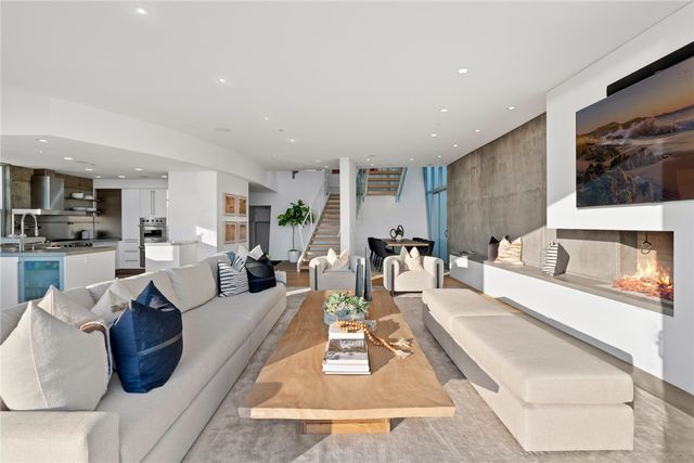 2144 E Oceanfront, Newport Beach, CA 92661