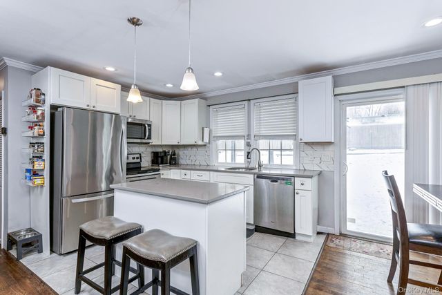 2700 Falcon Avenue, Medford, NY 11763