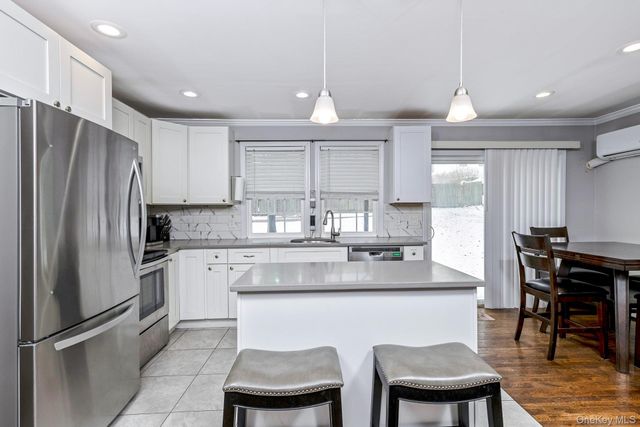 2700 Falcon Avenue, Medford, NY 11763