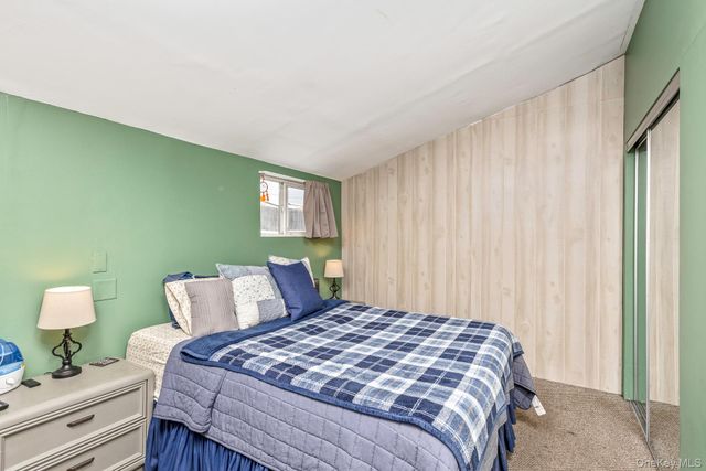 2700 Falcon Avenue, Medford, NY 11763