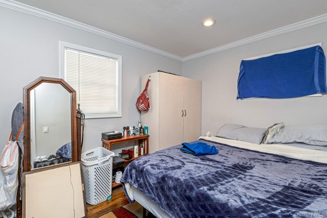 2700 Falcon Avenue, Medford, NY 11763