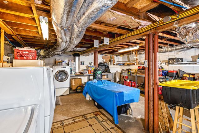 2700 Falcon Avenue, Medford, NY 11763