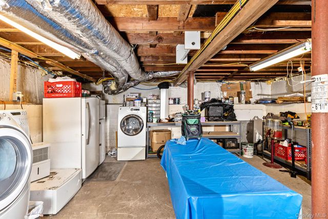 2700 Falcon Avenue, Medford, NY 11763