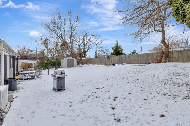 2700 Falcon Avenue, Medford, NY 11763