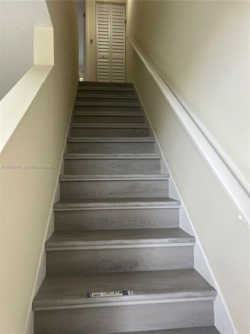 260 NW 107th Ave 212, Miami, FL 33172