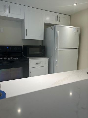 260 NW 107th Ave 212, Miami, FL 33172