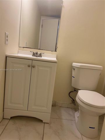 260 NW 107th Ave 212, Miami, FL 33172
