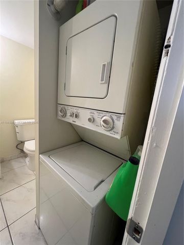 260 NW 107th Ave 212, Miami, FL 33172