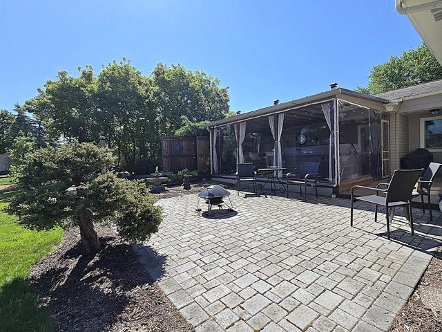 N111W16302 Catskill LANE, Germantown, WI 53022