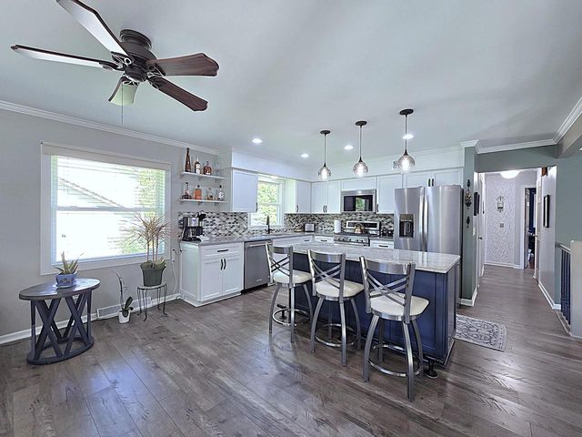 N111W16302 Catskill LANE, Germantown, WI 53022