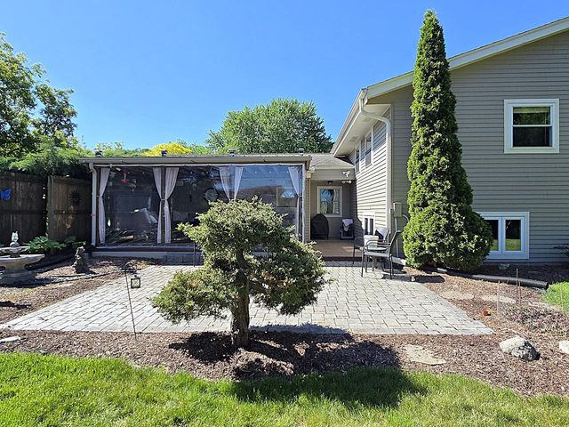 N111W16302 Catskill LANE, Germantown, WI 53022