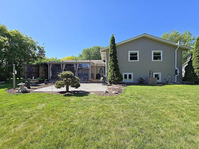 N111W16302 Catskill LANE, Germantown, WI 53022