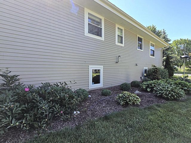 N111W16302 Catskill LANE, Germantown, WI 53022
