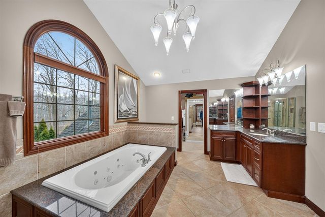 2603 Heritage Way, Stevensville, MI 49127