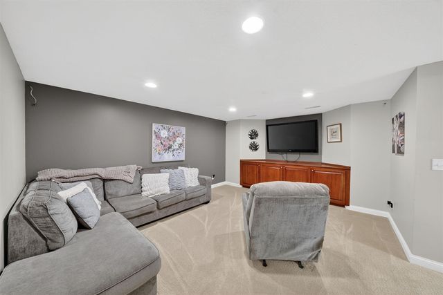 2603 Heritage Way, Stevensville, MI 49127