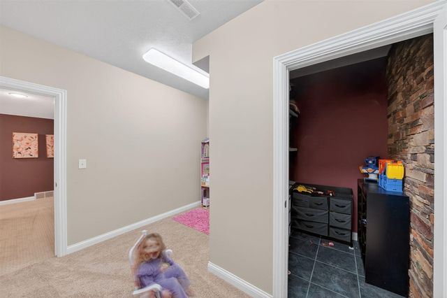 2603 Heritage Way, Stevensville, MI 49127