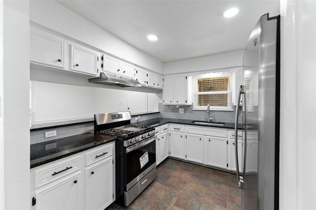 2739 Meandering Trail, Houston, TX 77339