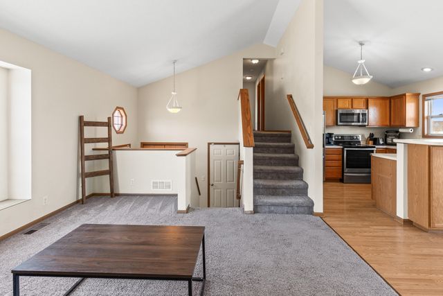 5743 MERLIN Lane, Council Bluffs, IA 51501