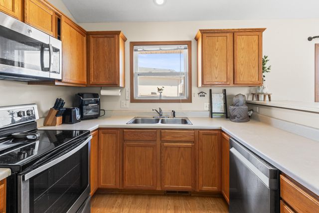 5743 MERLIN Lane, Council Bluffs, IA 51501