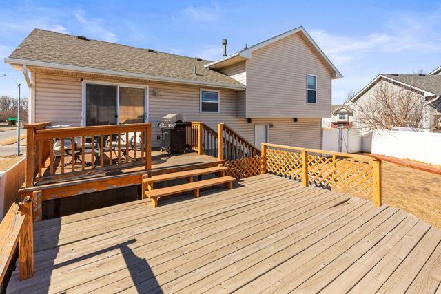 5743 MERLIN Lane, Council Bluffs, IA 51501