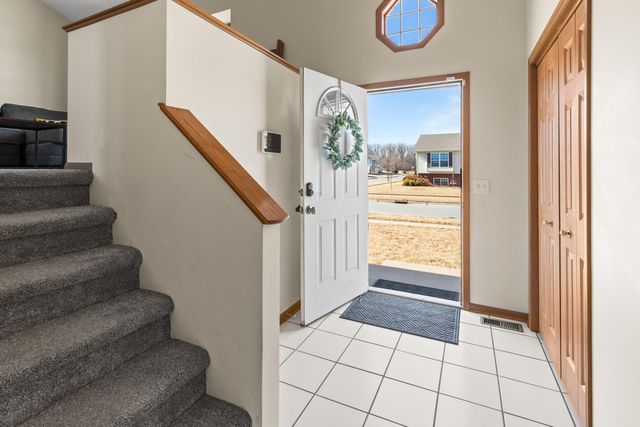 5743 MERLIN Lane, Council Bluffs, IA 51501