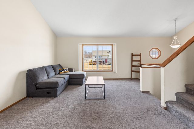 5743 MERLIN Lane, Council Bluffs, IA 51501