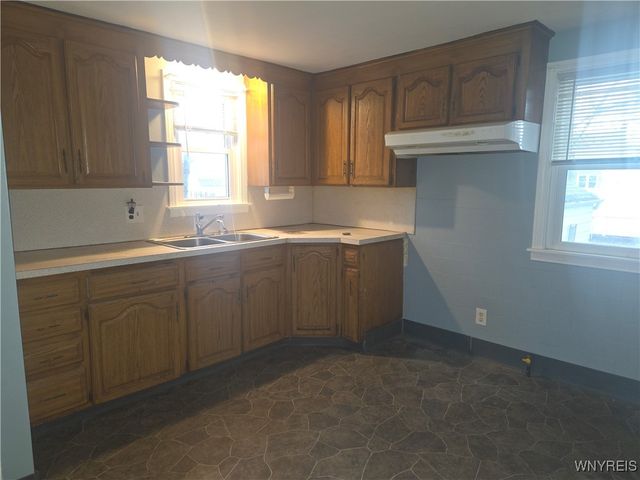 298 Lowell Road, Tonawanda, NY 14217